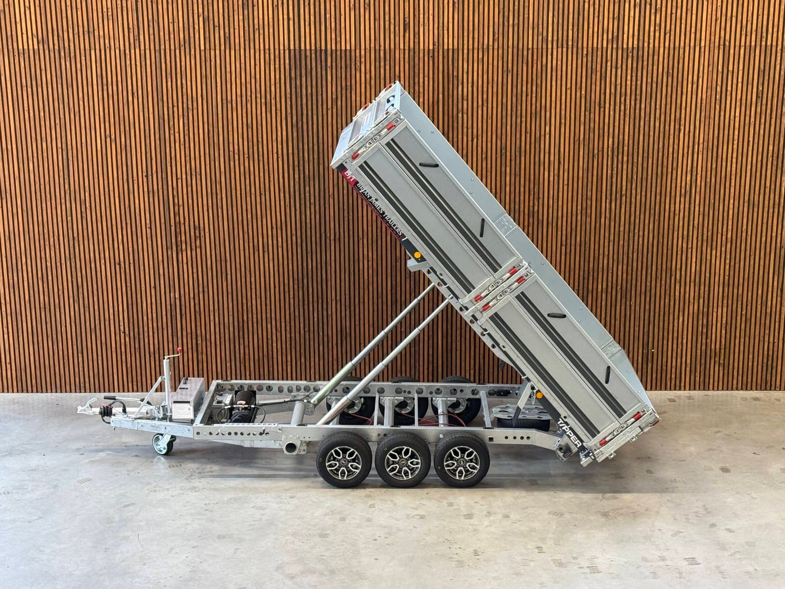 Brian James Tipper 360×200 3-as 12 inch 3500kg - Afbeelding 1