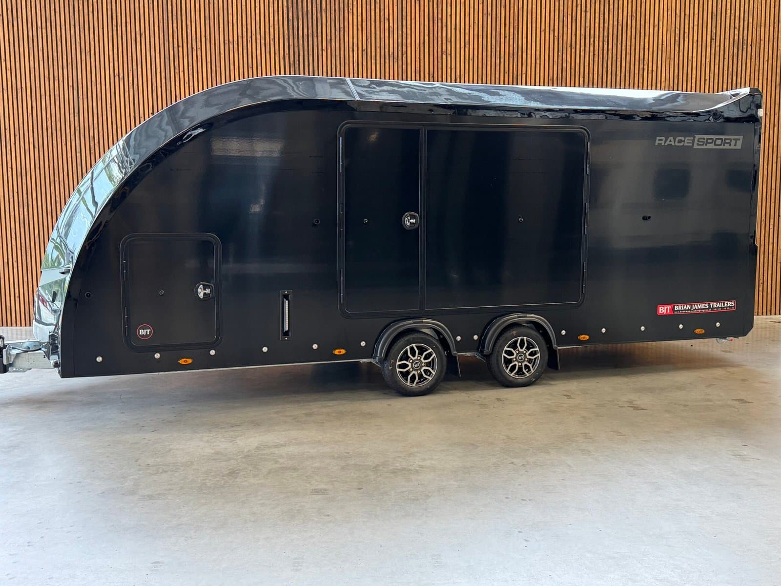 Brian James Race Sport 550×210 2-as 12 inch 3500kg Black Body - Afbeelding 1